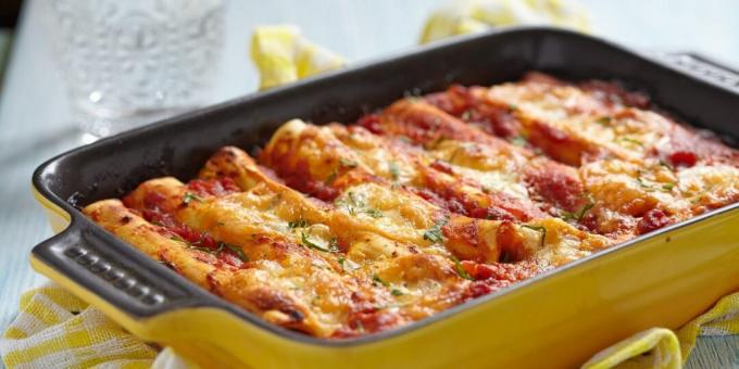 Cannelloni med kycklingfärs, bakad i ugnen