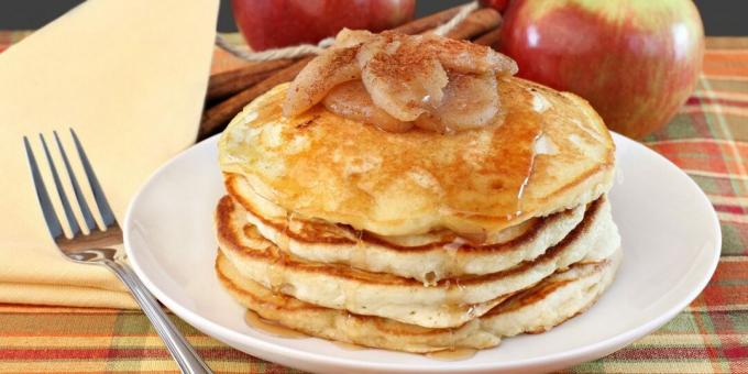 Pannkakor med äpple och mjölk