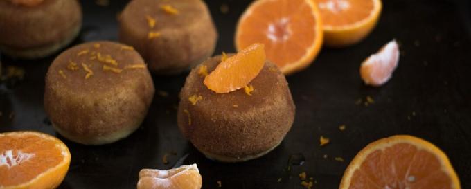 Mandarinmuffins med citrussirap