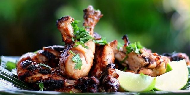Recept för grillen: Kyckling ben i en soja-honung marinad