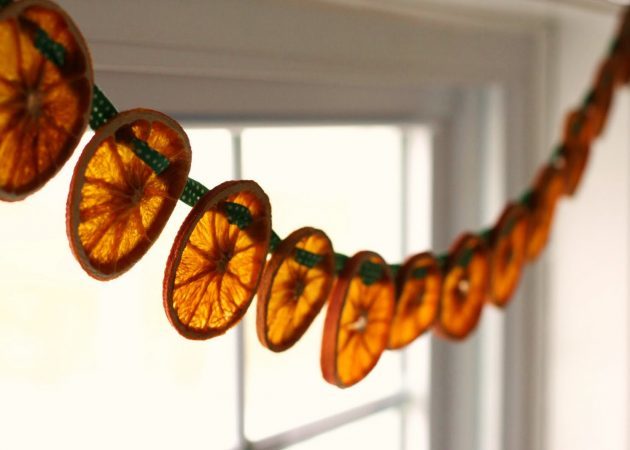 Julgran dekoration: torkade apelsiner