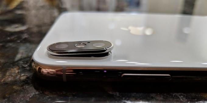 Fragile glas iPhone kamera XS Max: modul flyttas bort från kroppen