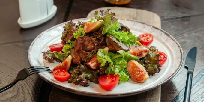 Varm sallad med kycklinglever och fikon