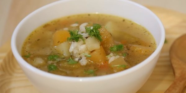 Rätter från en rova: Grönsakssoppa med kålrot och ris