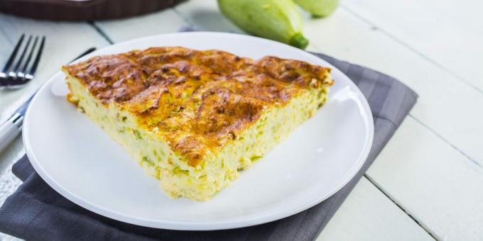 Zucchini paj i en panna