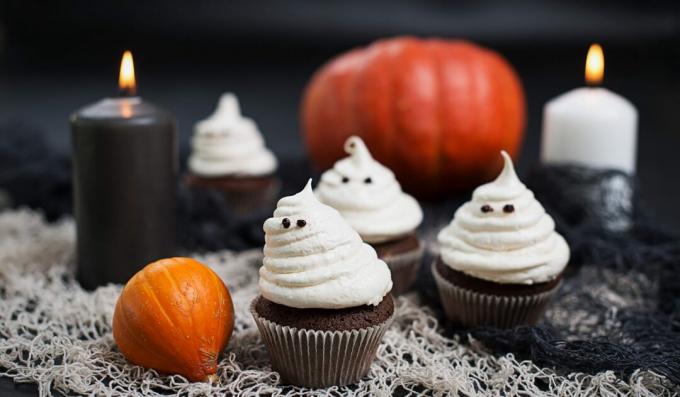 " Ghosts" chokladcupcakes