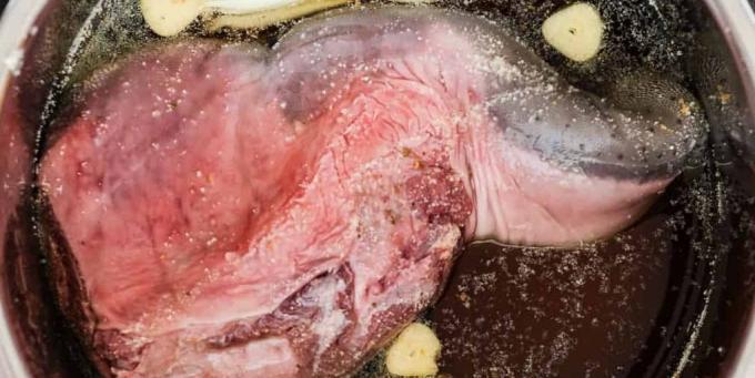 Hur man lagar nötkött tungan i en tryckkokare
