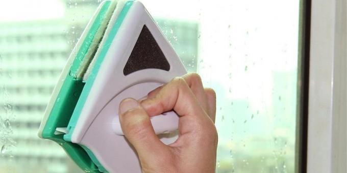 Magnetisk borste för att tvätta fönster