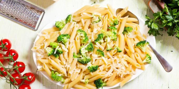 Pasta med broccoli och ost