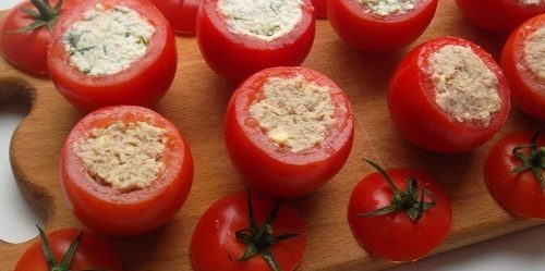 Tomater fyllda med fisklever