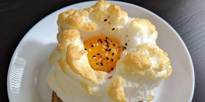 Recept från äggen: äggulor på "molnet"