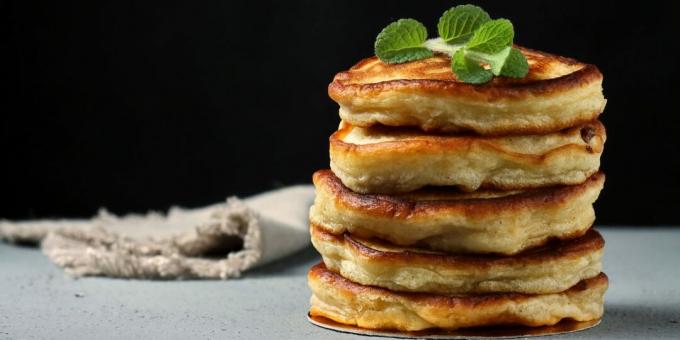 Pannkakor med äpplen och russin utan socker