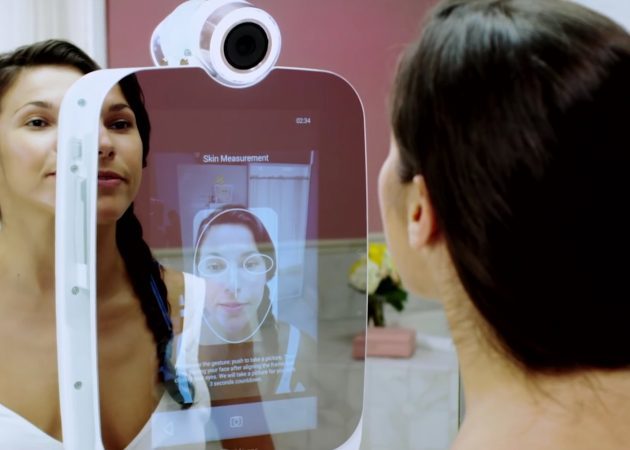 HiMirror spegel kommer att berätta hur man kan bli av hudproblem