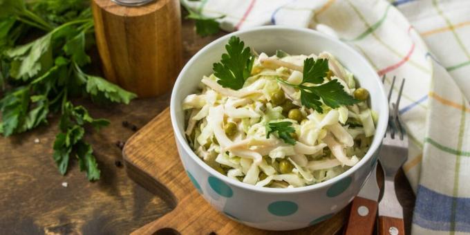 Sallad med bläckfisk och kål