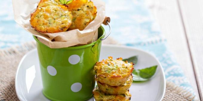 Zucchinimuffins med ost och örter