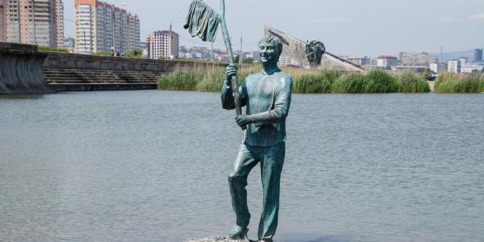 Sevärdheter i Novorossiysk: monument till Geshe Kozodoev