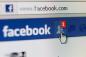 Huruvida att lägga härskare över Facebook