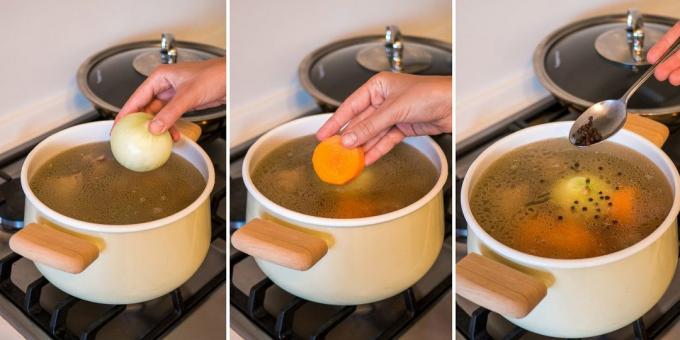 Hur man lagar kycklingsoppa: buljong, tillsätt morötter, lök och paprika