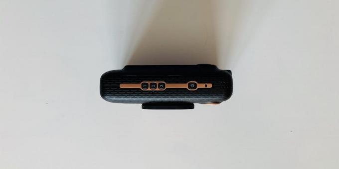 Fuji Instax Mini LiPlay: flank