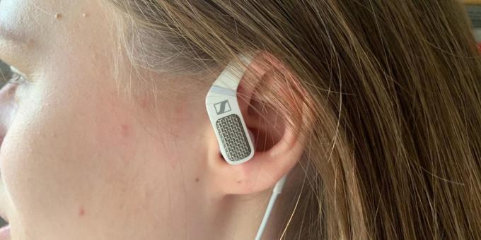 Sennheiser Ambeo Smart Headset öra