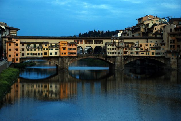 vackra broar: Ponte Vecchio, Italien