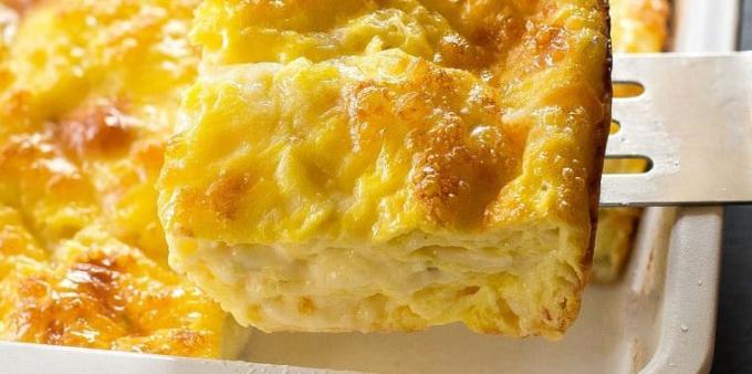 Hur man koka ägg i ugnen: ägglåda med cream cheese och ost