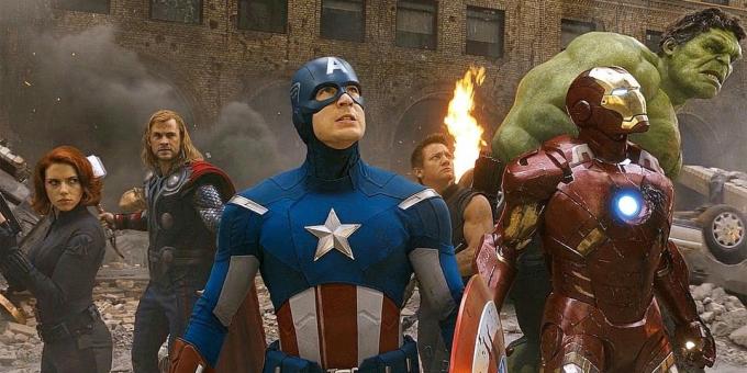 Efter de första fem filmer alla målgrupper bekanta superhjältar förenade i en crossover storskalig "The Avengers"