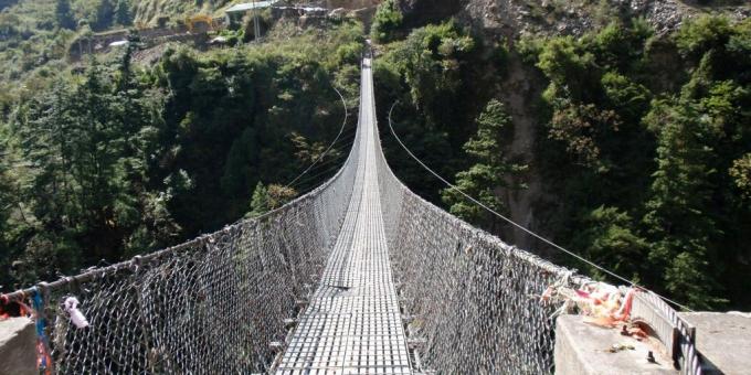 De läskigaste broarna: hängbron i Ghasa