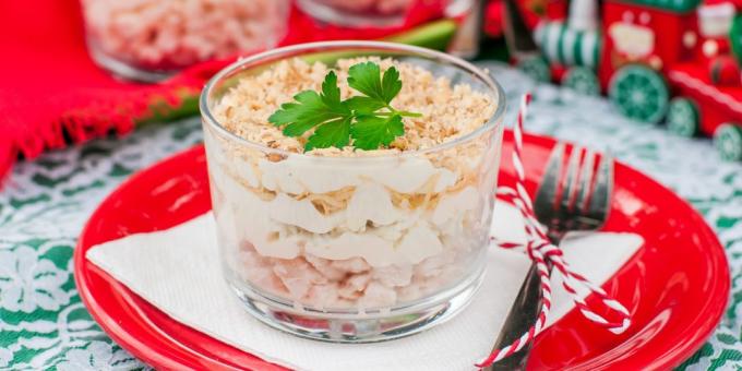 Sallad med rökt kyckling och äpple