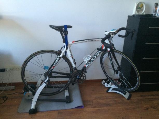 Tacx Flow maskin och min Kayotik i det