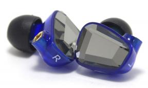 Billiga in-ear-monitor med utbytbar kabel