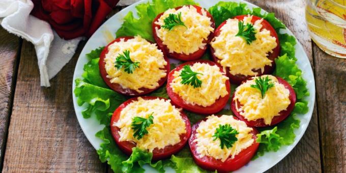 Snabb aptitretare av tomater och ost