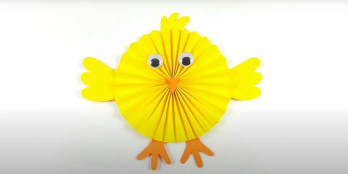 DIY påskhantverk: färgad pappers kyckling