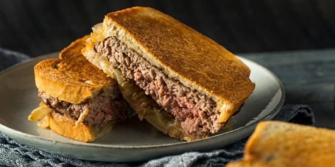 Patty smälter - läckra smörgåsar med köttbullar och ost