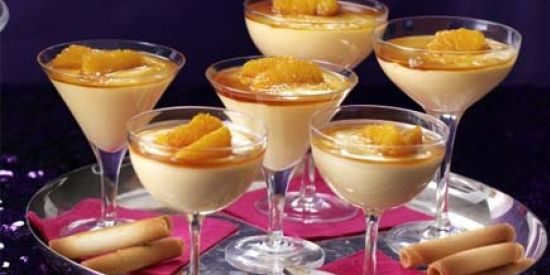 Snacks vin. Orange mousse med kola