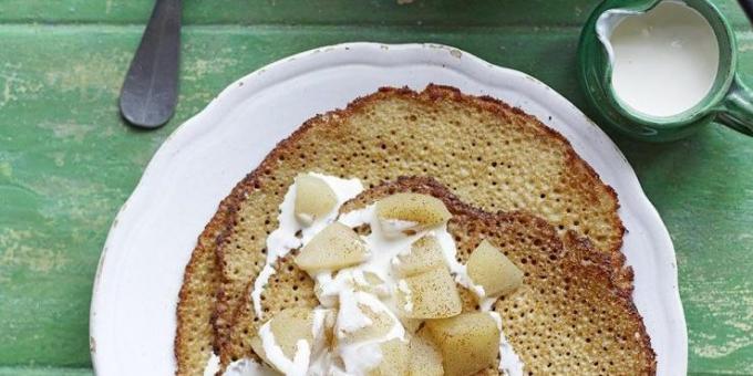 Vad du ska laga mat till frukost: pannkakor med äpplen och päron