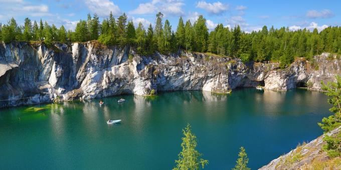 fantastiska platser i Ryssland: bergsparken "Ruskeala", Karelia