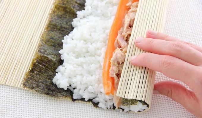 Hur man förbereder sushi: Hosomaki och Futomaki