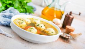 Svamp soppa med potatis klimpar