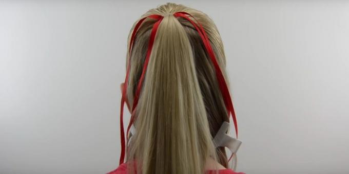 Nya frisyrer för flickor: Dela upp håret och slips färgband