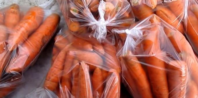 Hur man lagrar morötter i påsar: Sätt morötter i plastpåsar och binda dem på rätt sätt