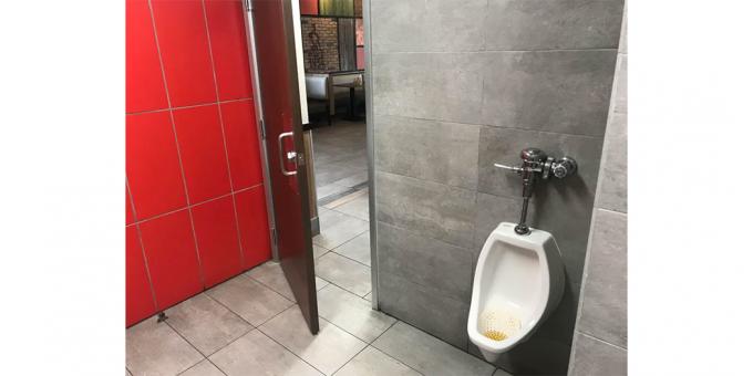 toalett i restaurangen