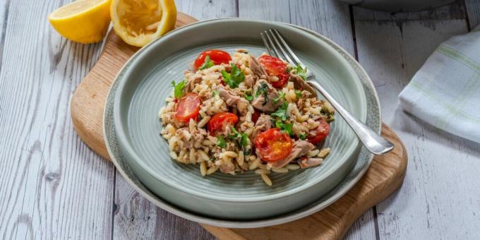 Orzo med tonfisk och tomater