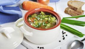 Mager soppa med bönor, broccoli och svamp