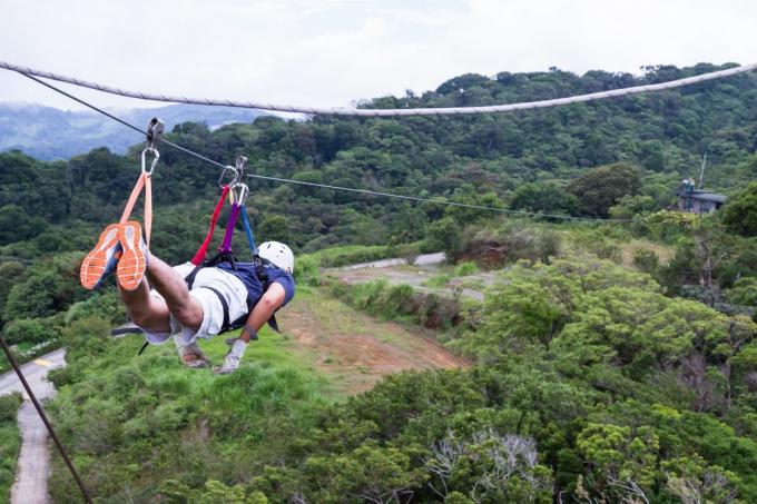 Om att gå för en semester: ziplayn över djungeln i Costa Rica