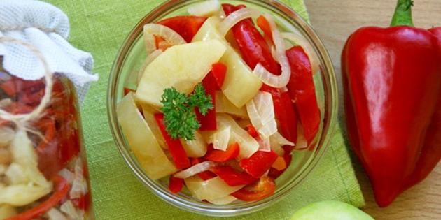 Enkla sallader på vintern: Sallad med paprika och äpplen