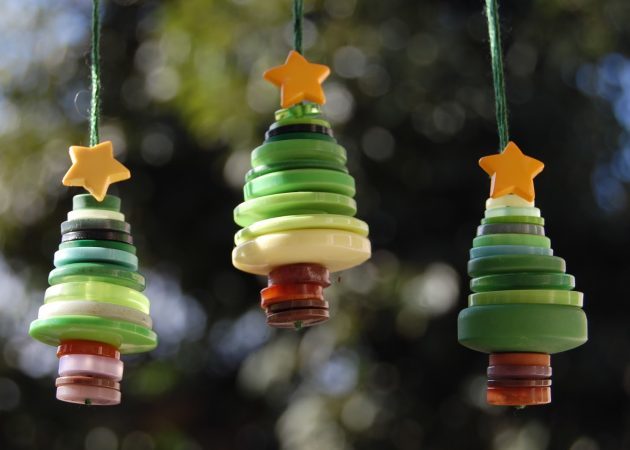 Dekorera en julgran: leksaker med sina egna händer
