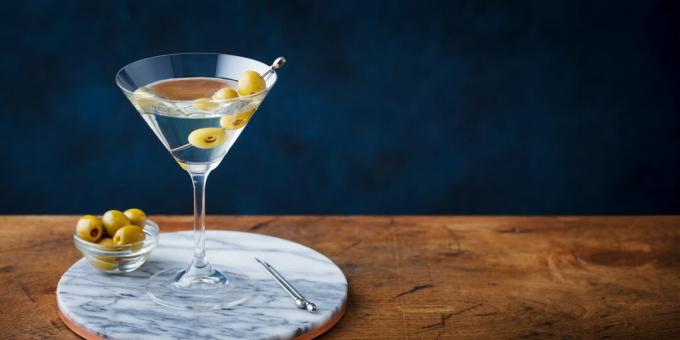 Alkoholhaltiga cocktails: "Dirty Martini"