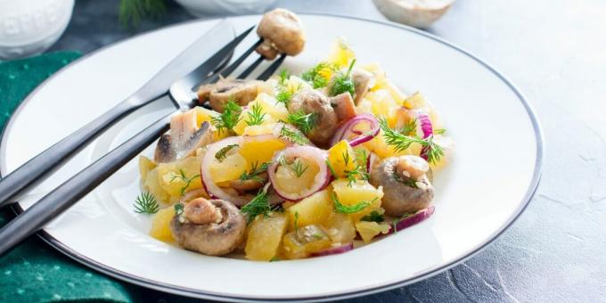 Sallad med inlagd svamp och potatis