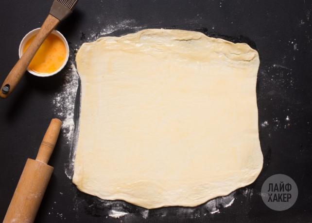 Hur man lagar ost pinnar: utrullning degen